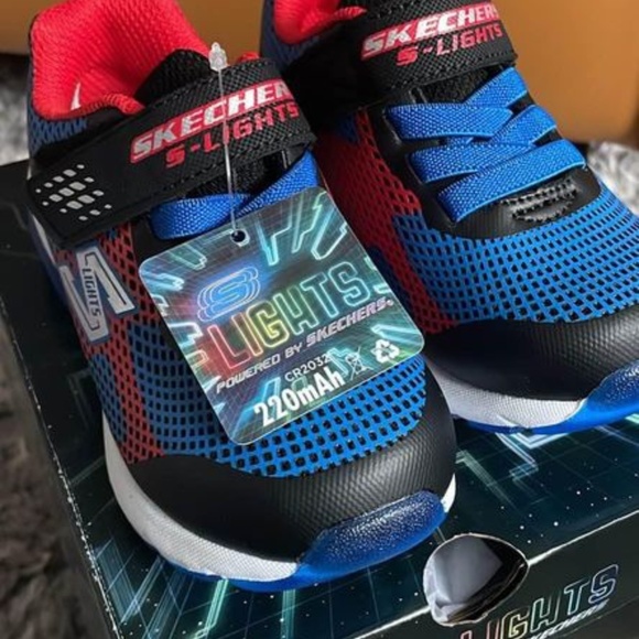 BRAND NEW boy toddler skechers light up rapid charge velcro shoes size 7 - Picture 4 of 6